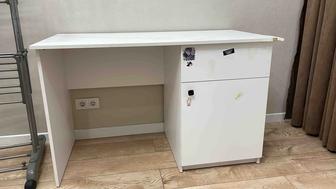 Письменный стол