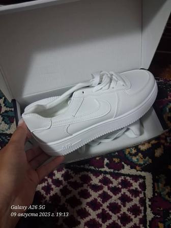 Продам кеды