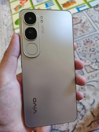 Vivo v40 lite продам