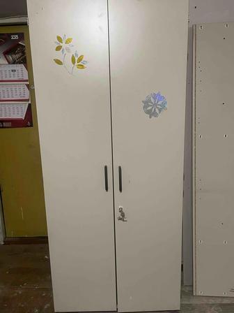 Шкаф за 30 тыс торг есть