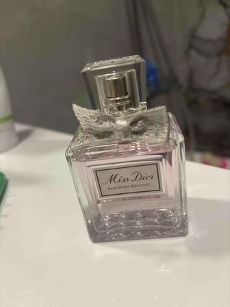 Dior blooming bouquet