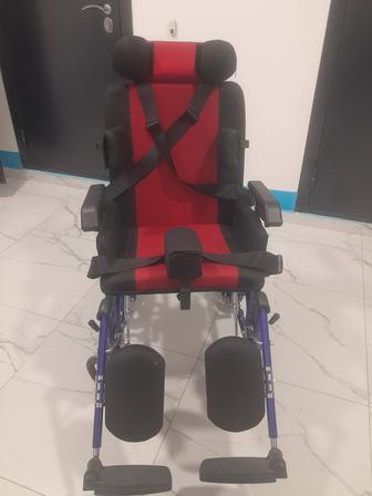 Подростковая инвалидная коляска