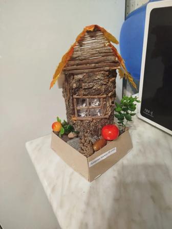 Продам осеннюю поделку Домик