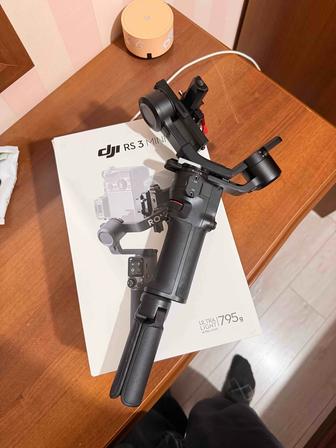 Продам стабилизатор DJI RS 3 mini