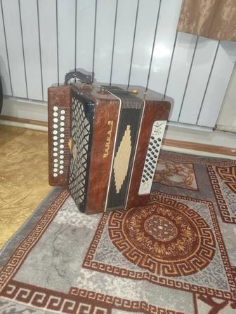 Продам гармонь Чайка-2