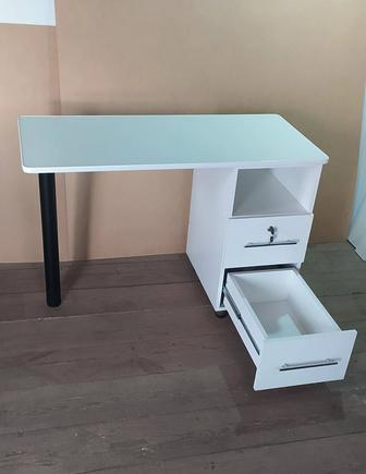 Новый стол маникюрный