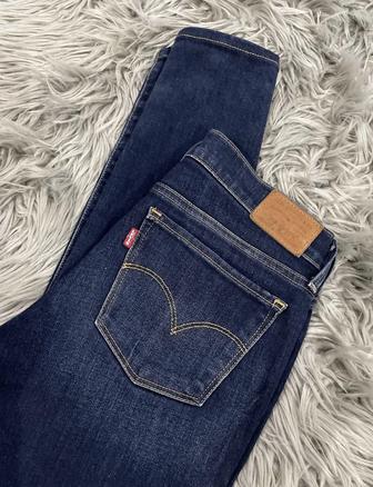 Levis 710