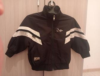 Продам ветровку на 3-4лет