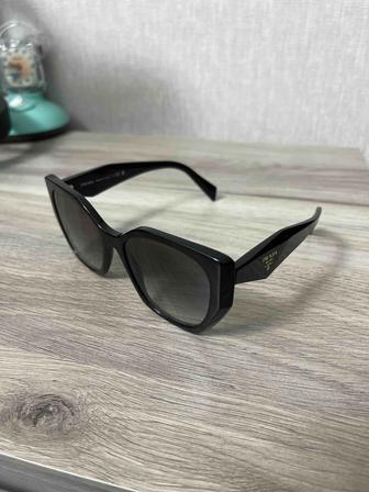 Очки Prada Cat eye