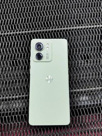 Продам телефон Motorola edge 40