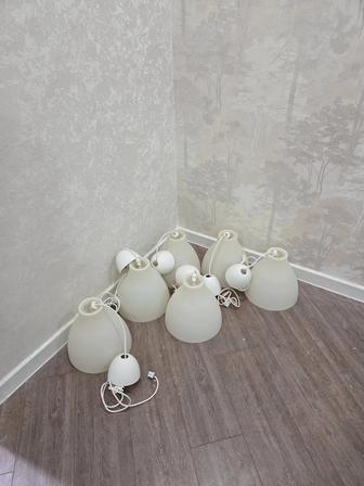 Подвесной светильник. В хорошем состоянии. Провода все целые.