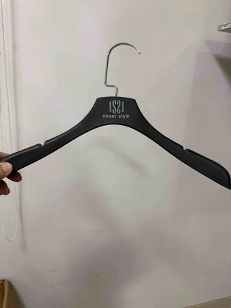 Вешалки бу продается