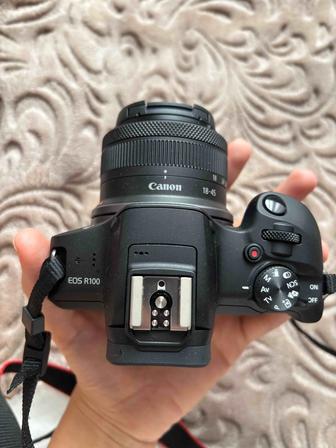 Продам фотоаппарат Canon EOS R100