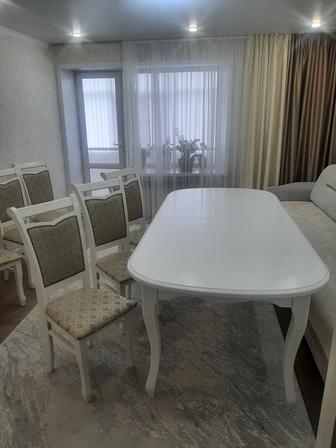 Стол и стулья