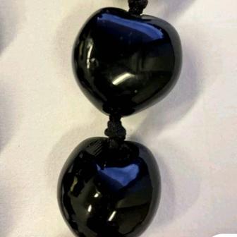 Гавайские бусы из ореха кукуи