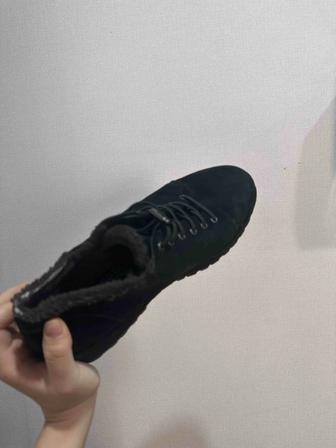 Продам замшевые сапоги на выход