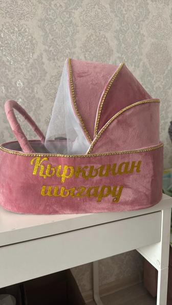Продается қалта в виде коляски на праздник