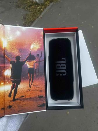 Продам колонку jbl flip 6 оригинал