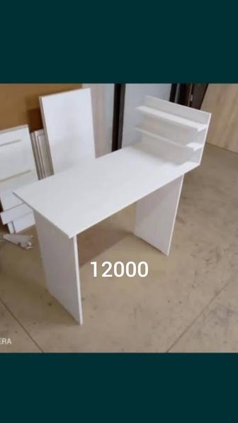 Маникюрные столы