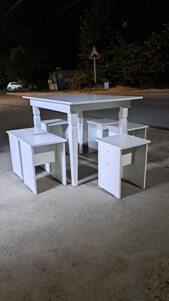 Продам комплект кухонный