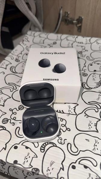 Продам наушник Galaxy buds2
