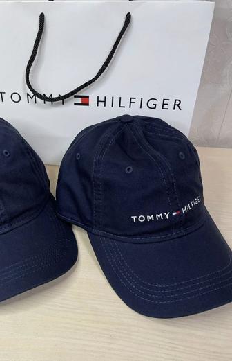 Кепка от Tommy Hilfiger