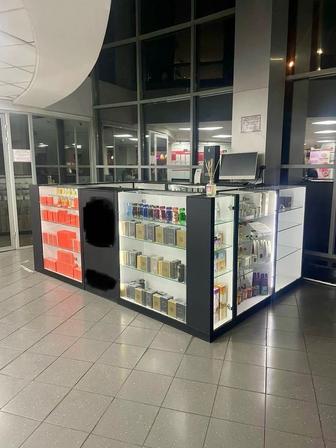 Продаю торговую витрину в отличном состоянии