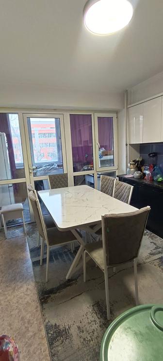 Срочно продам стол с 6-тью стульями