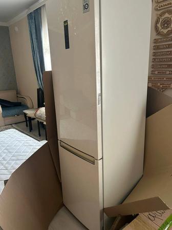 Продам холодильник