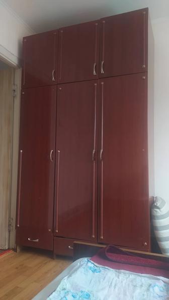 Продам кровать односпальную и шкаф