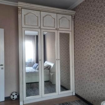 Шкаф, шифоньер из шпона