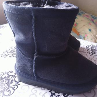 Продам детские угги