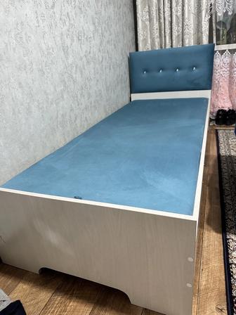 Односпальная кровать