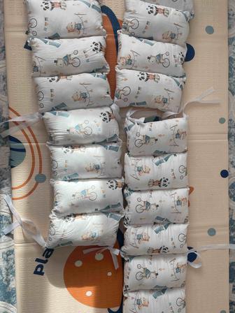 Продам бортики на детскую кроватку новые