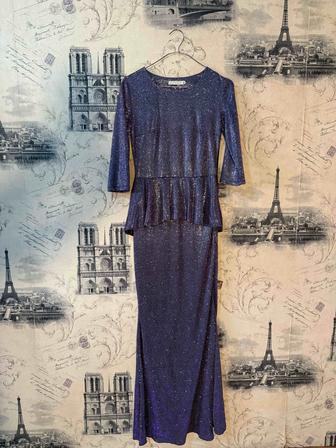 Вечернее блестящее платье в пол.