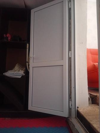 Пластиковые двери