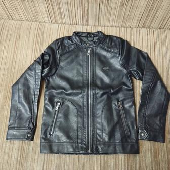 Демисезонная куртка на 10/11 лет