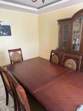 Стол и стулья