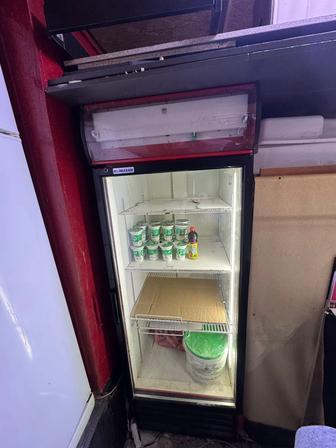 Холодильник стеклянный