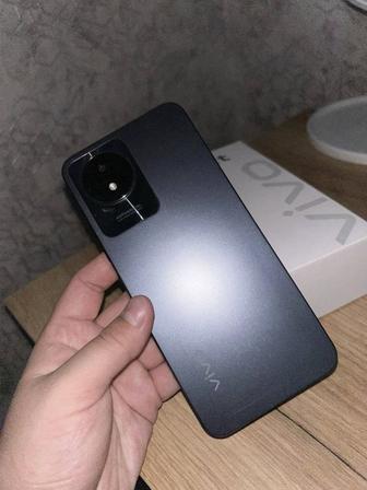 Продам смартфон vivo YO2t