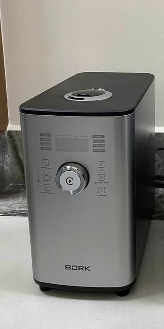 Увлажнитель воздуха BORK H701 (с дисплеем и сенсором)