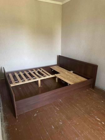 Отдам даром кровать