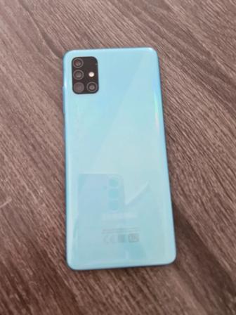 Продам телефон