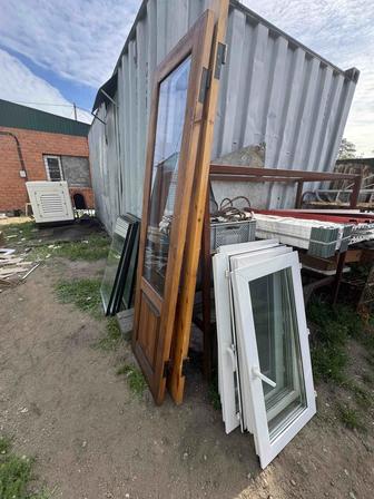 Продам пластиковые окна и деревянные двери б/у
