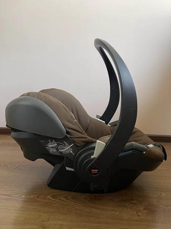 Продам детское авто-кресло Stokke