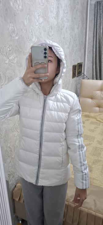 продаю оригинальный пуховик Adidas