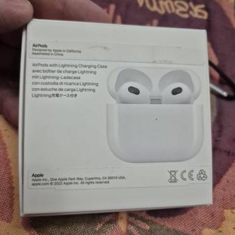 Продам наушники Apple AirPods 3