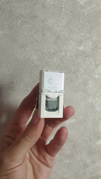 Розетка 1xRJ45 Cat.6 Legrand