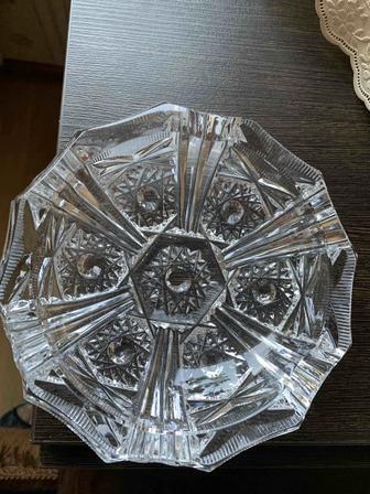 Продаю хрустальную пепельницу чешского производства