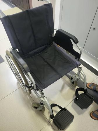Инвалидное кресло в отличном состоянии продам